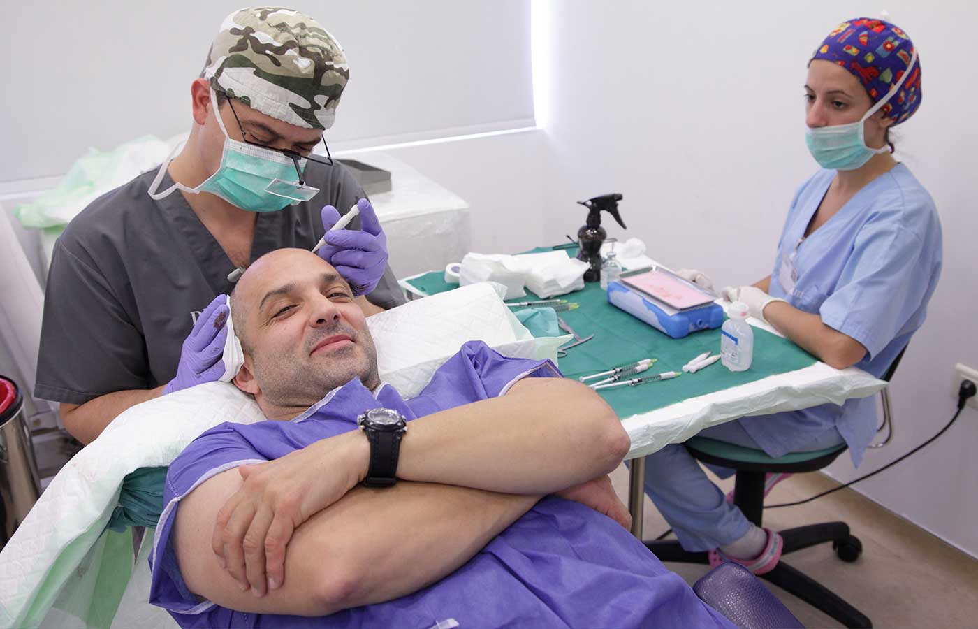 wir sehen eine Haartransplantation