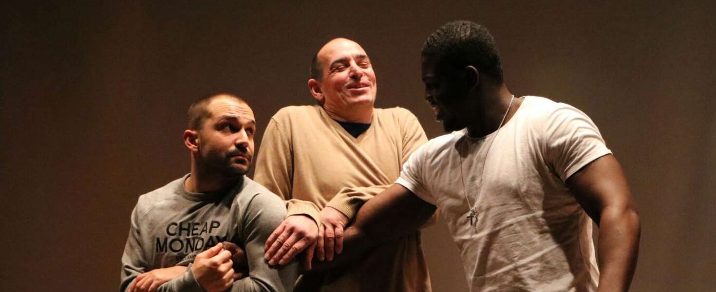 Haartrans-ein-monat Protagonist beim Schauspiel